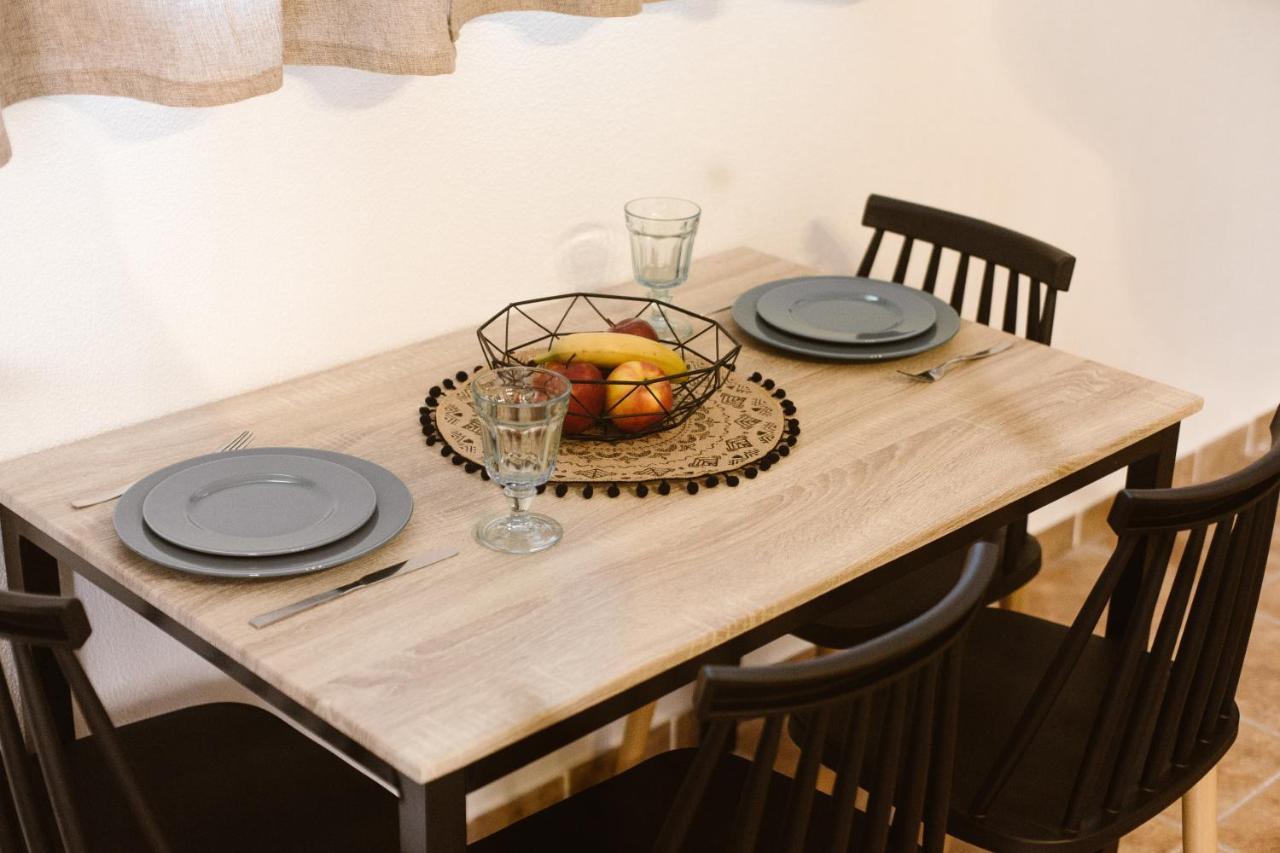 פורקה Joseph Village Apartments מראה חיצוני תמונה