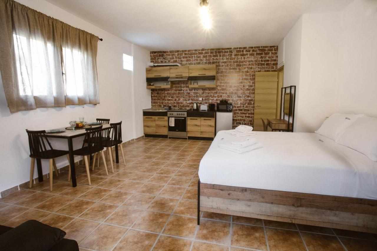 פורקה Joseph Village Apartments מראה חיצוני תמונה
