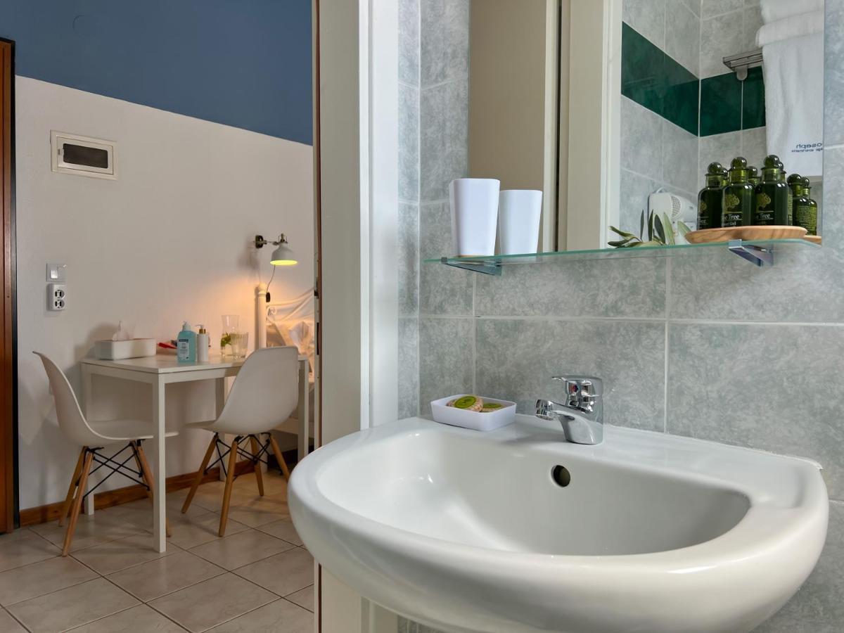 פורקה Joseph Village Apartments מראה חיצוני תמונה